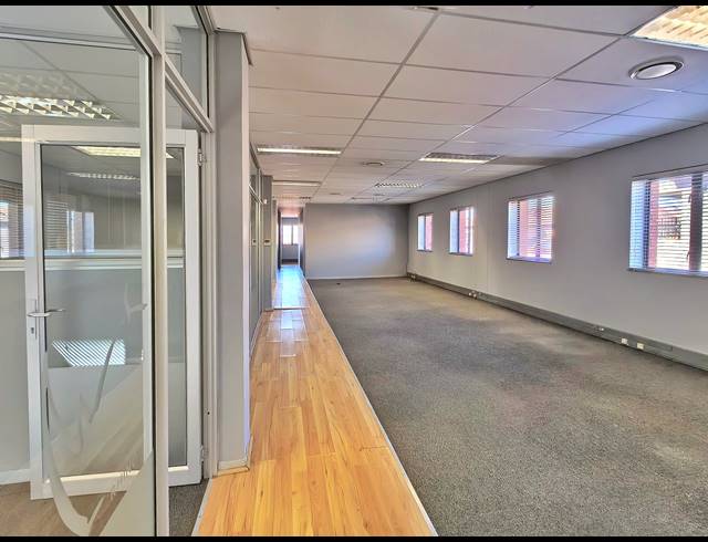 450M² OFFICE TO LET IN WILLOWBROOK